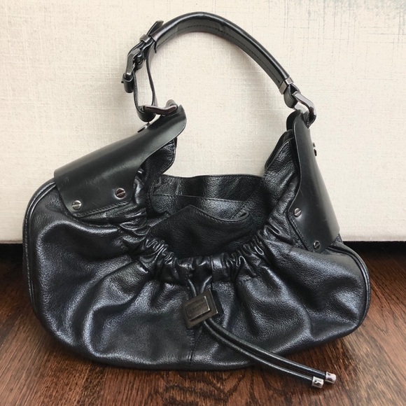Burberry black leather Warrior hobo - Picture 1 of 8